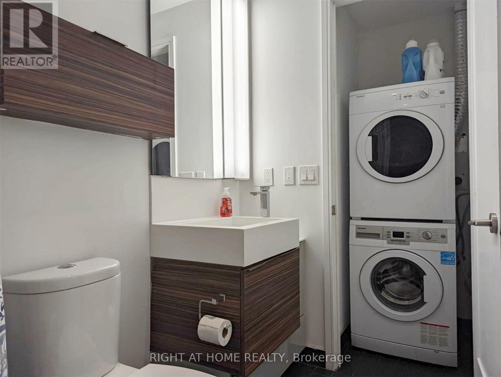 4707 - 88 Scott Street, Toronto, Ontario  M5E 0A9 - Photo 6 - C12485815