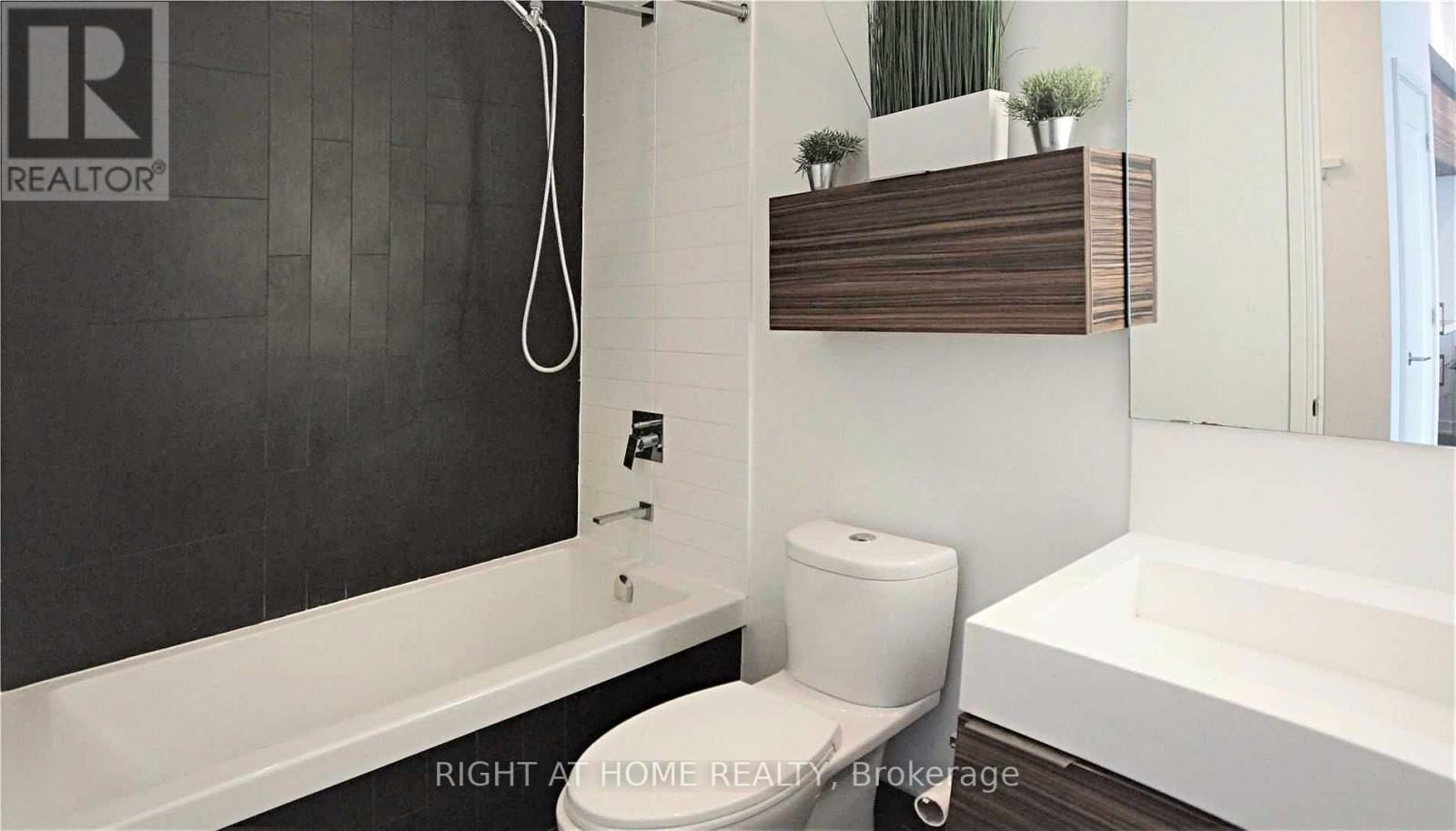 4707 - 88 Scott Street, Toronto, Ontario  M5E 0A9 - Photo 7 - C12485815