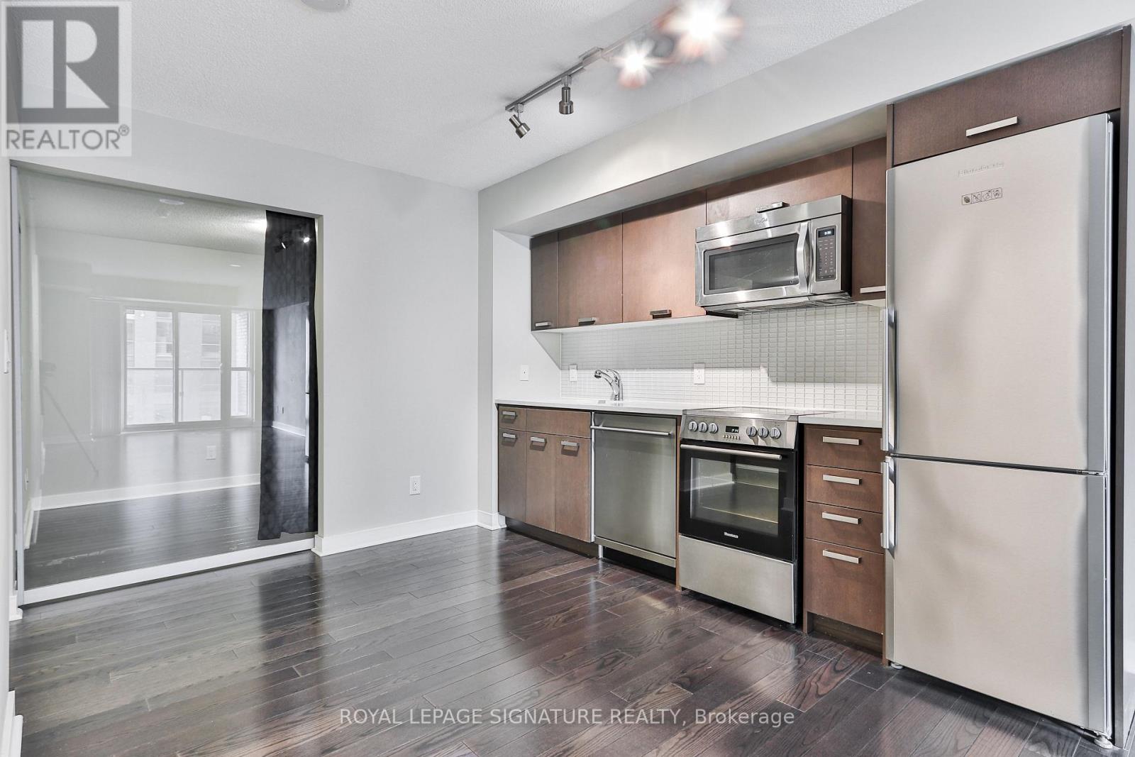 812 - 295 Adelaide Street W, Toronto, Ontario  M5V 1P7 - Photo 15 - C12485835