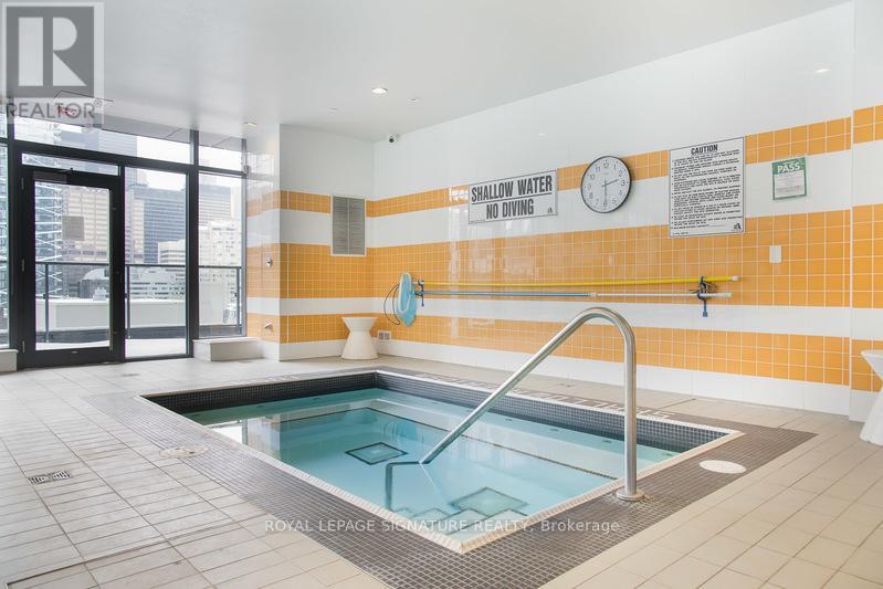 812 - 295 Adelaide Street W, Toronto, Ontario  M5V 1P7 - Photo 24 - C12485835