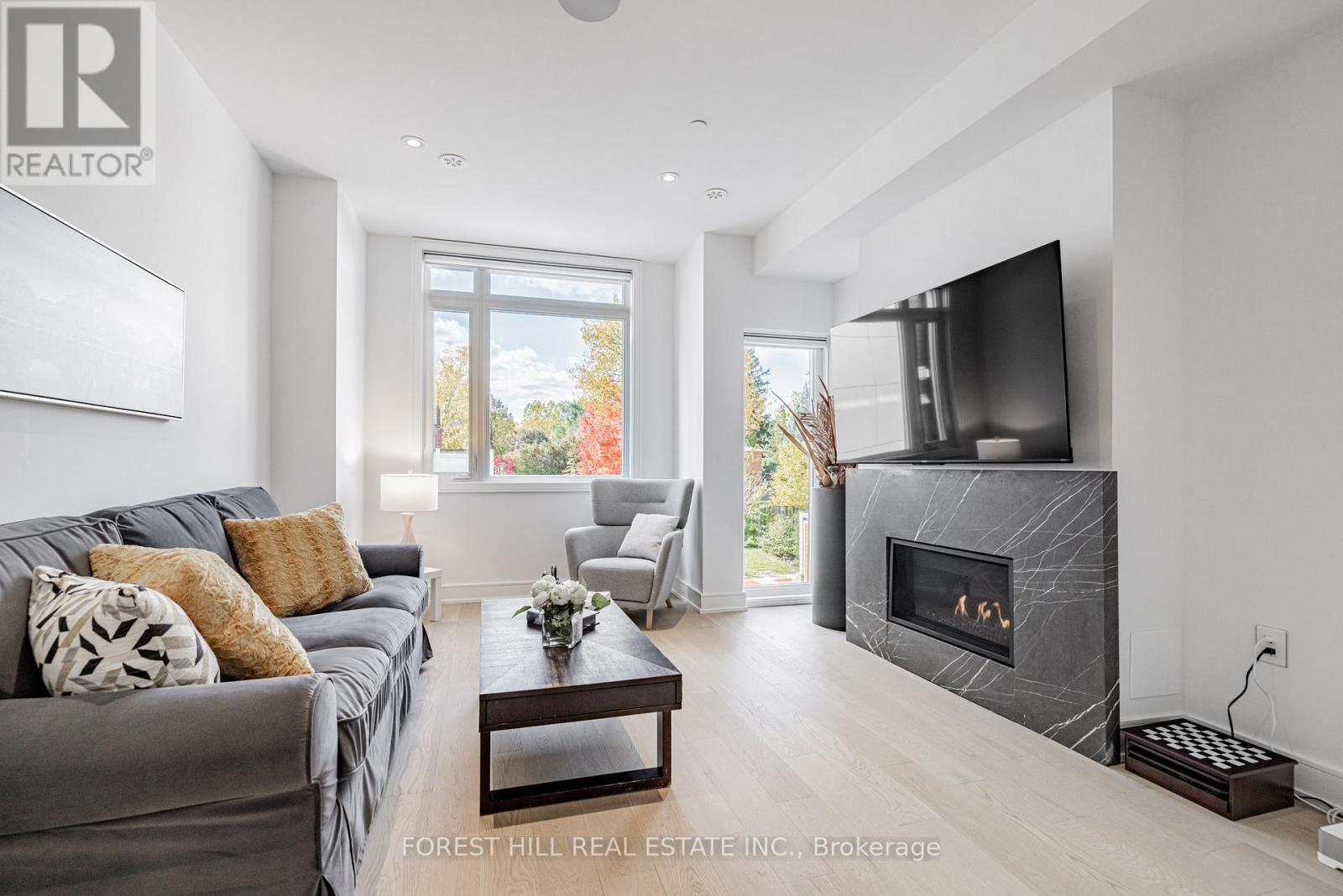 7 Flax Field Lane, Toronto, Ontario  M4G 1Y4 - Photo 11 - C12485848