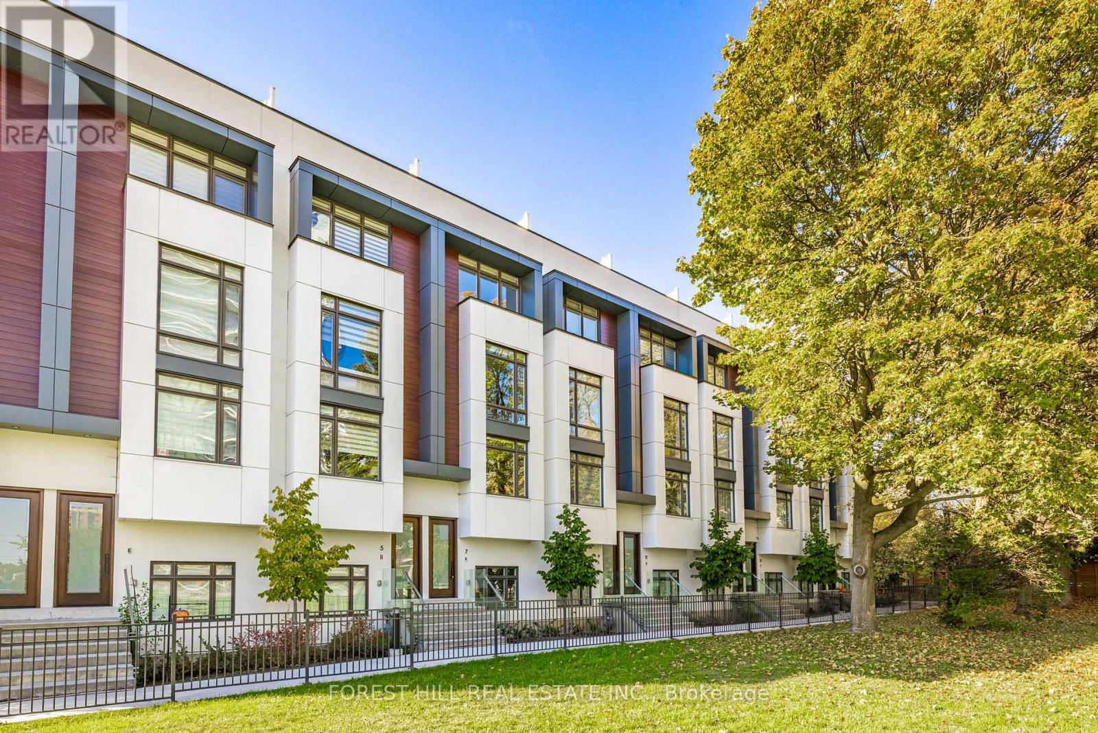 7 Flax Field Lane, Toronto, Ontario  M4G 1Y4 - Photo 2 - C12485848