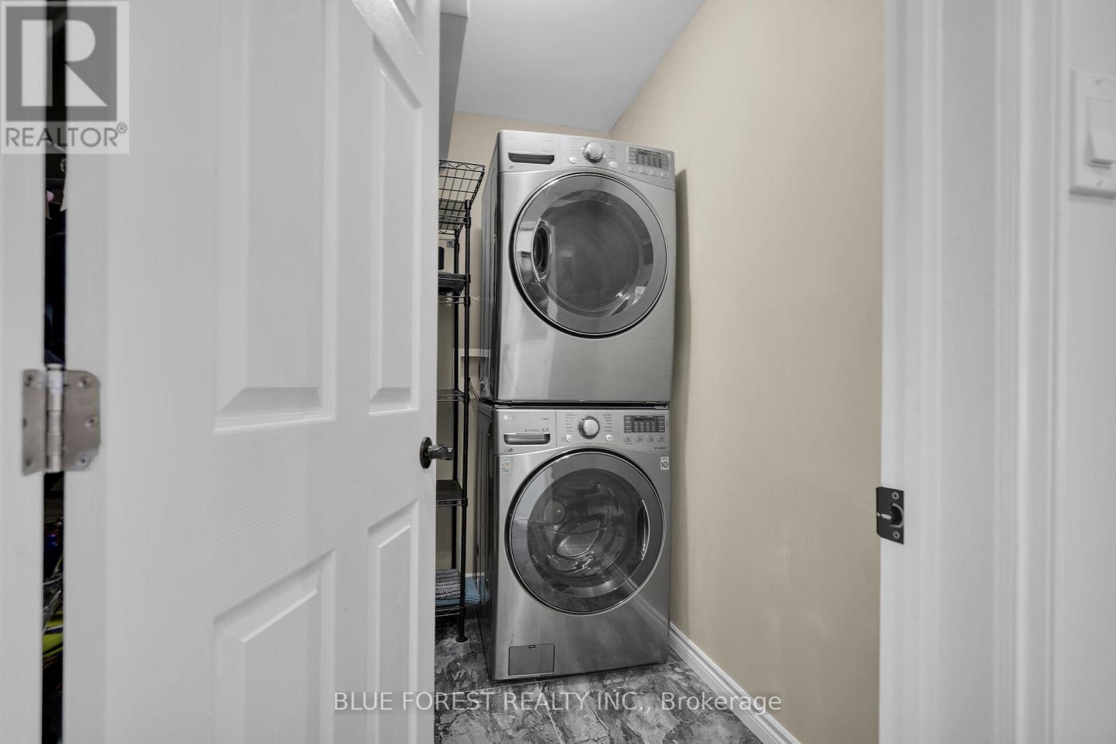 1233 Savannah Drive, London North, Ontario  N5X 4P2 - Photo 31 - X12485905