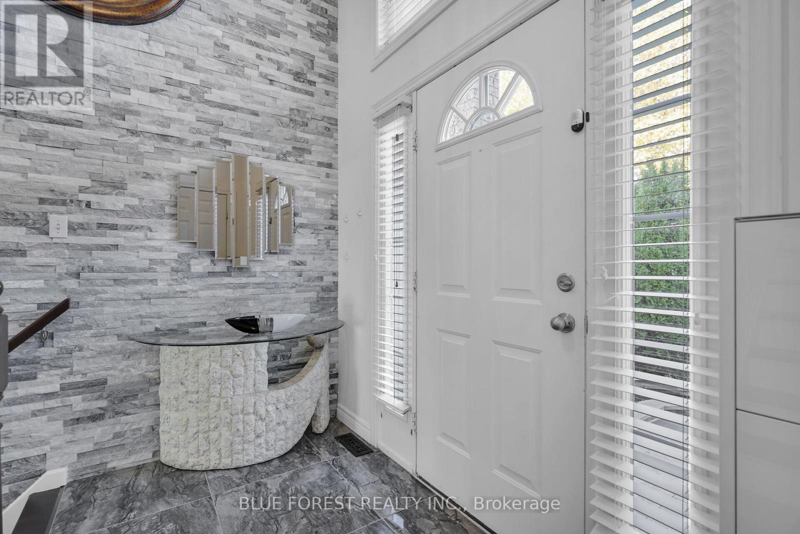 1233 Savannah Drive, London North, Ontario  N5X 4P2 - Photo 6 - X12485905