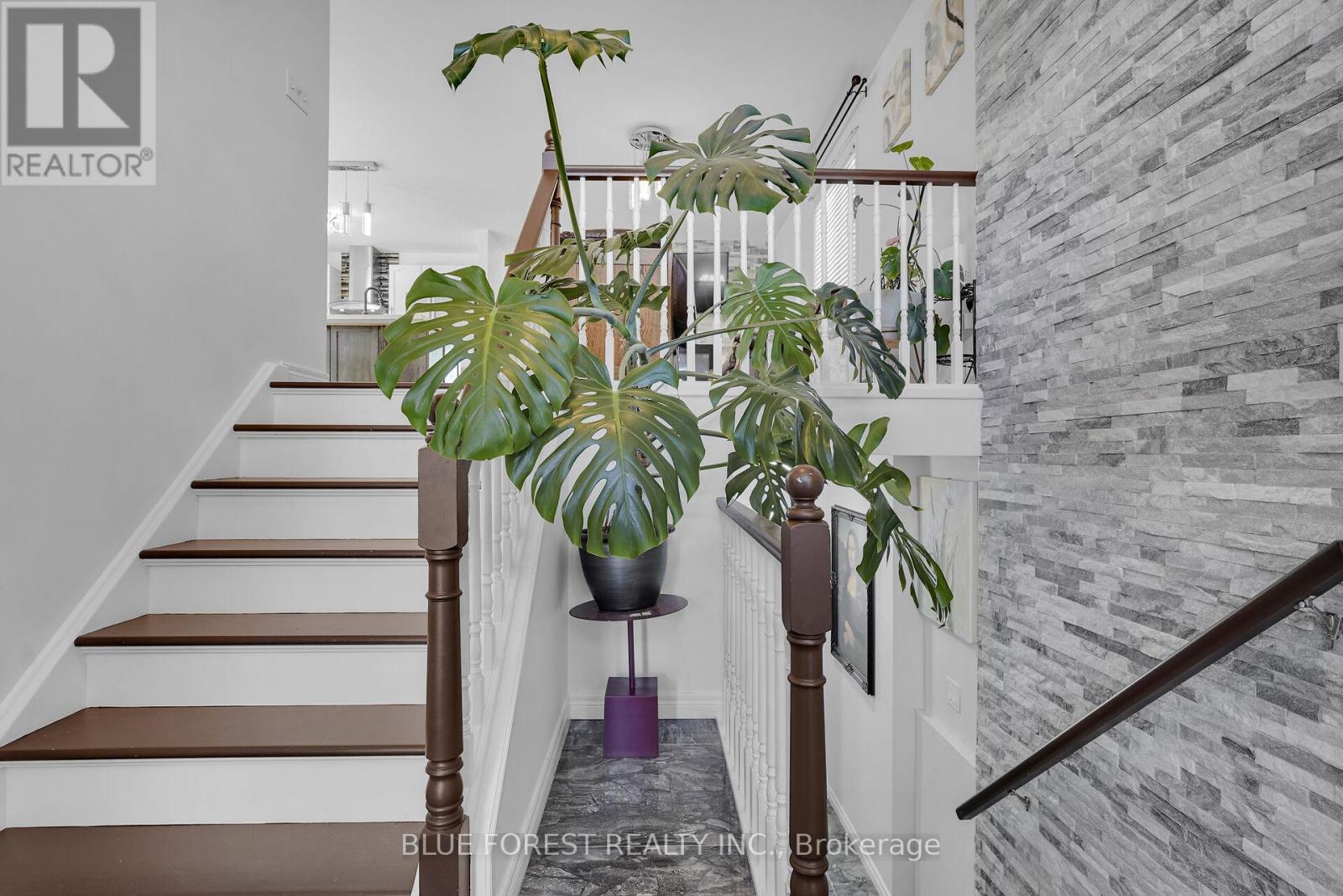 1233 Savannah Drive, London North, Ontario  N5X 4P2 - Photo 7 - X12485905