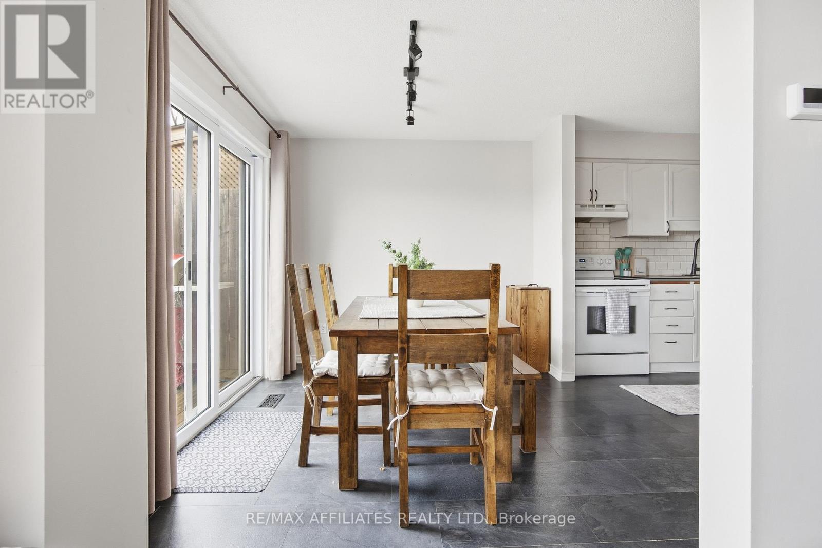 128 Dunham Street, Carleton Place, Ontario  K7C 4M8 - Photo 6 - X12485870