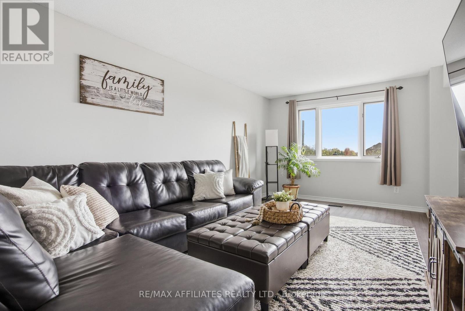 128 Dunham Street, Carleton Place, Ontario  K7C 4M8 - Photo 7 - X12485870