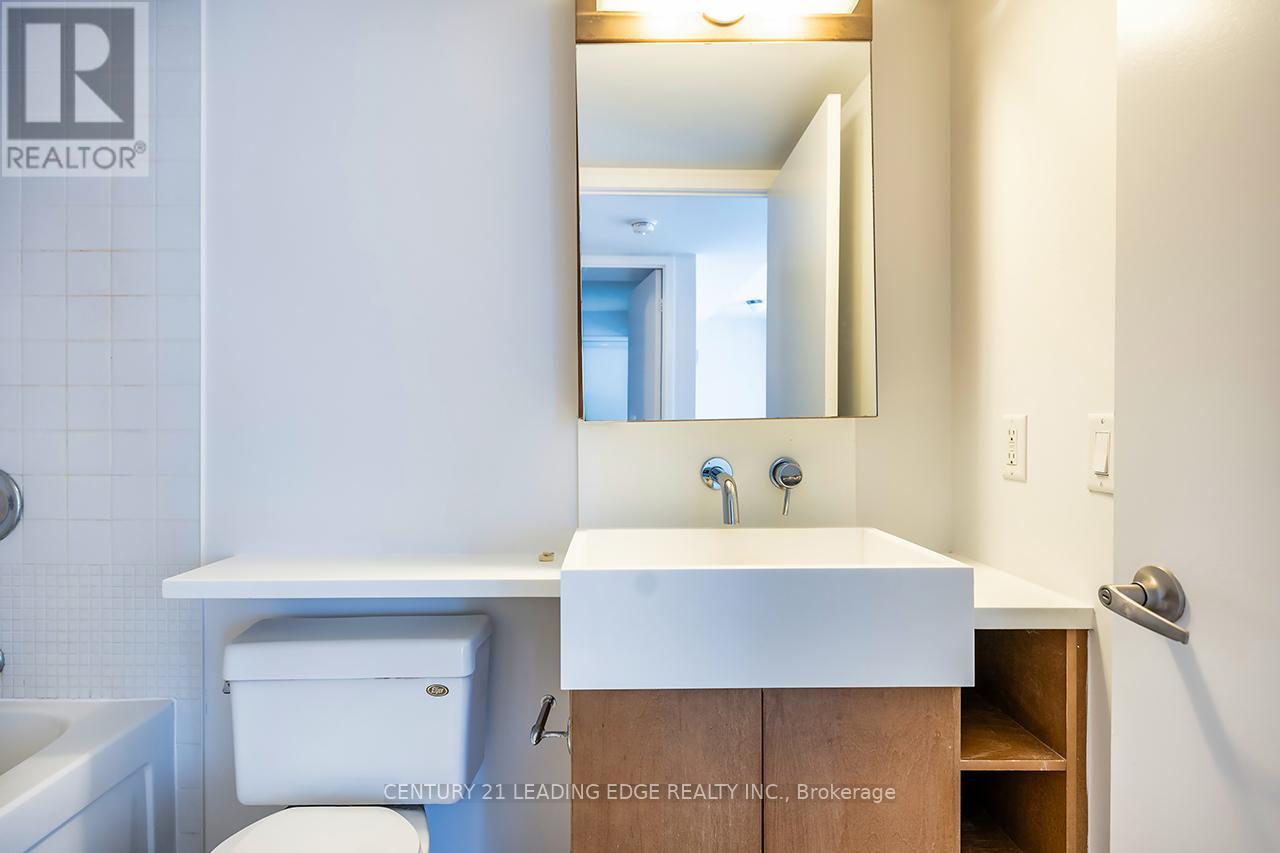 318 - 15 Brunel Court, Toronto, Ontario  M5V 3Y6 - Photo 8 - C12467548
