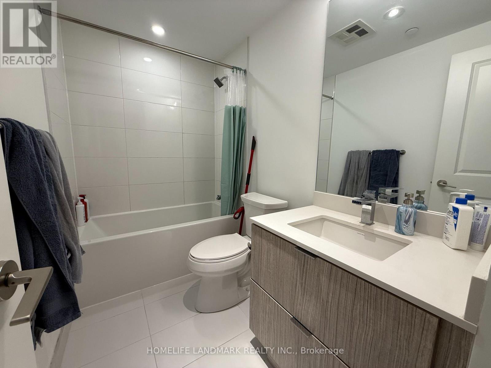 2612 - 395 Bloor Street, Toronto, Ontario  M4W 0B4 - Photo 3 - C12472064