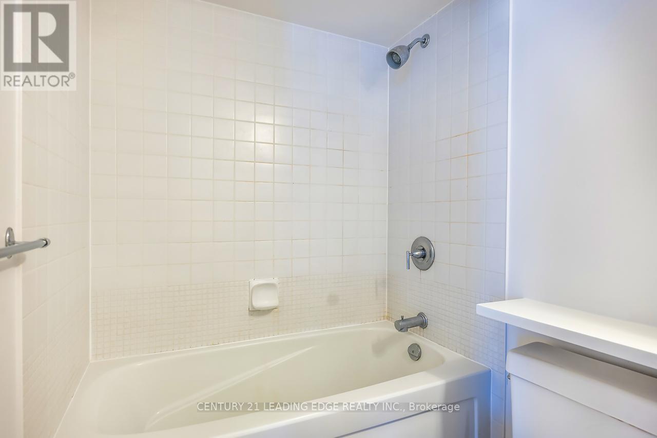 318 - 15 Brunel Court, Toronto, Ontario  M5V 3Y6 - Photo 9 - C12467548