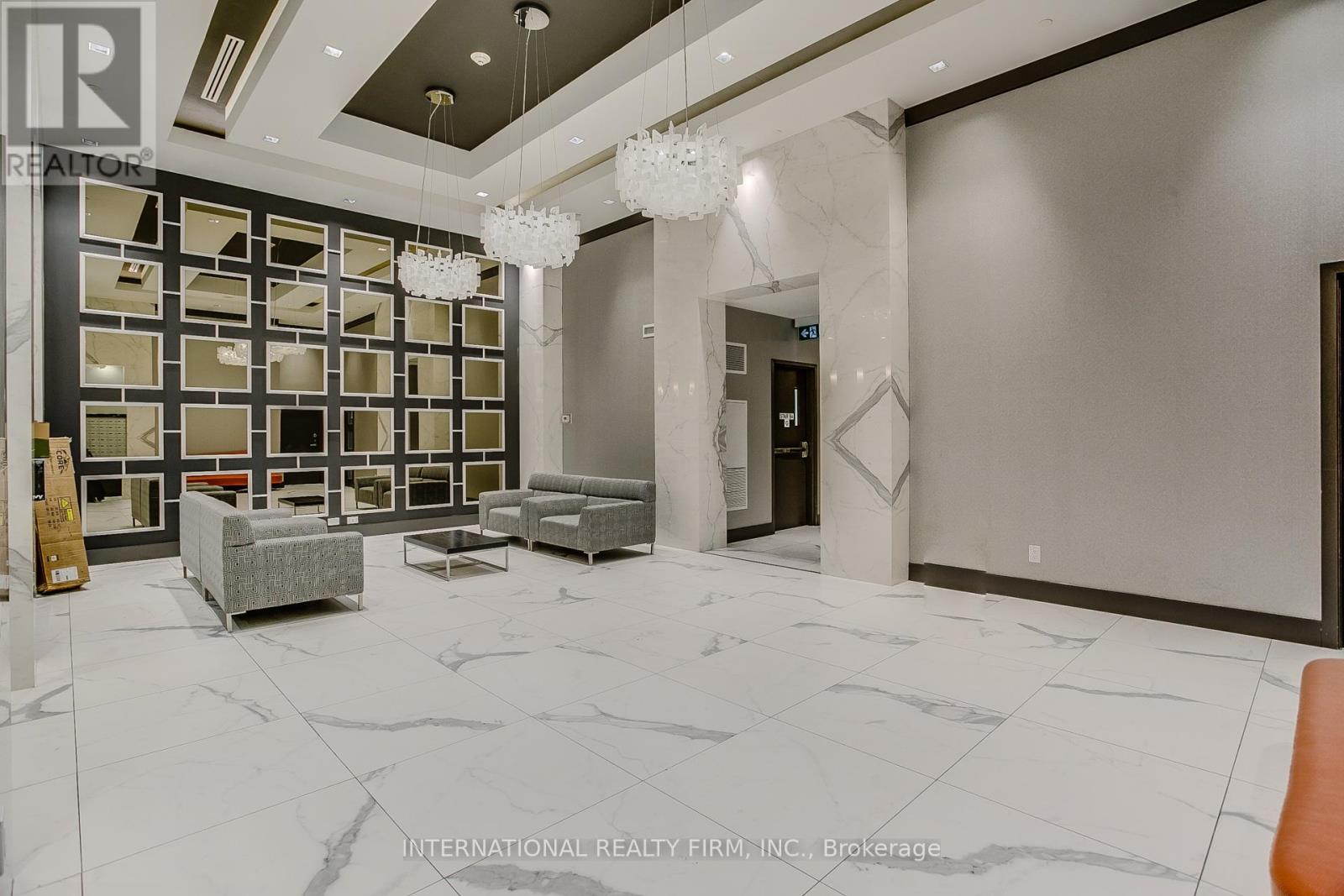 Lph10 - 3700 Highway 7, Vaughan (Vaughan Corporate Centre), Ontario  L4L 0G8 - Photo 2 - N12485810