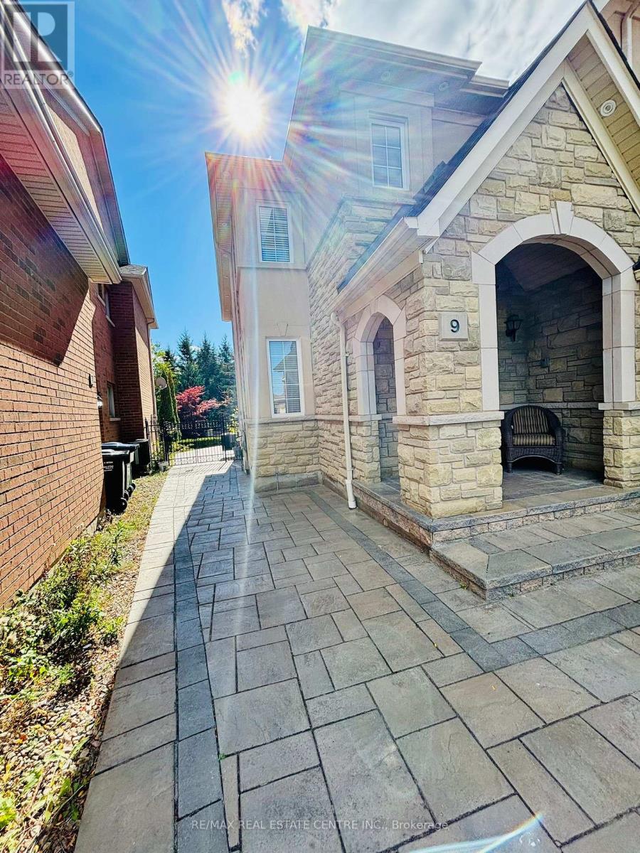 Upper Portion - 9 Belleville Drive, Brampton, Ontario  L6P 1V7 - Photo 3 - W12457672