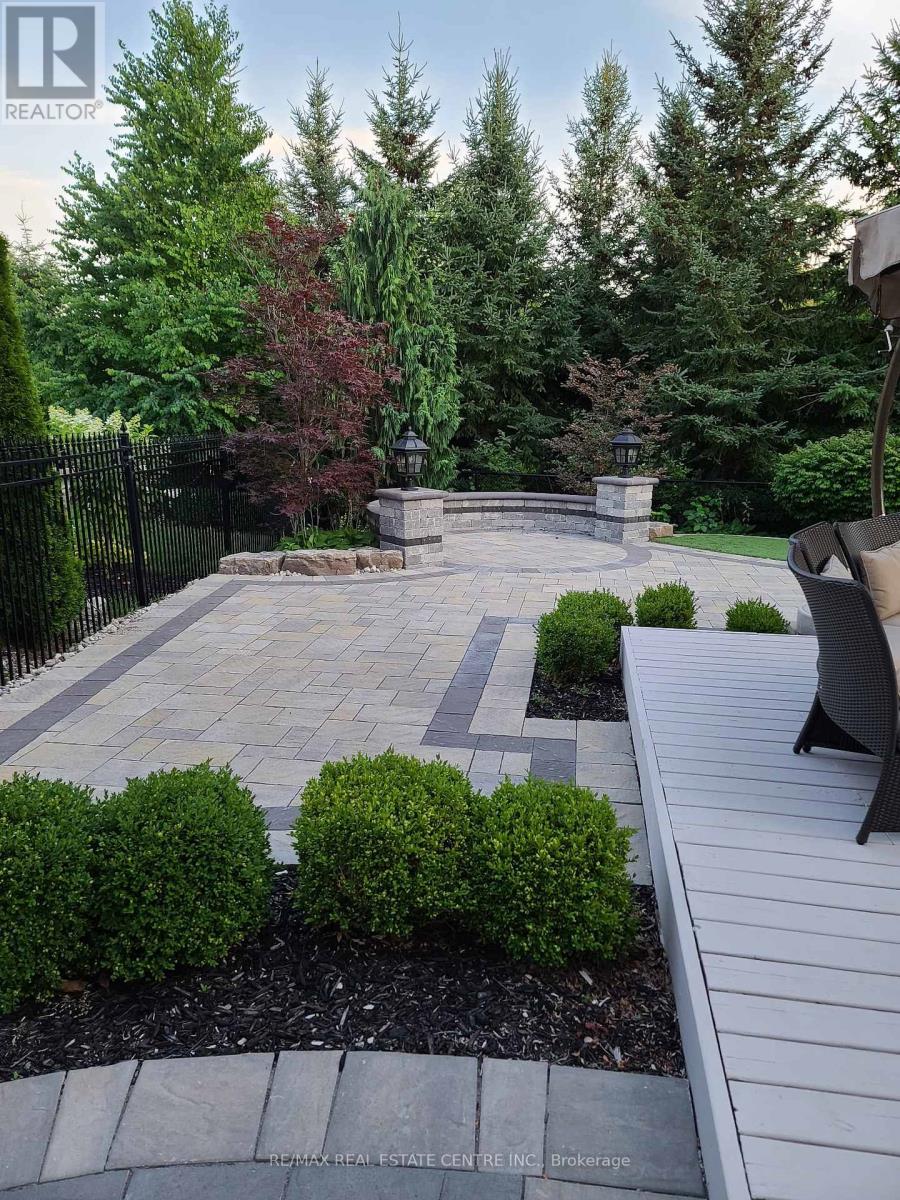 Upper Portion - 9 Belleville Drive, Brampton, Ontario  L6P 1V7 - Photo 22 - W12457672