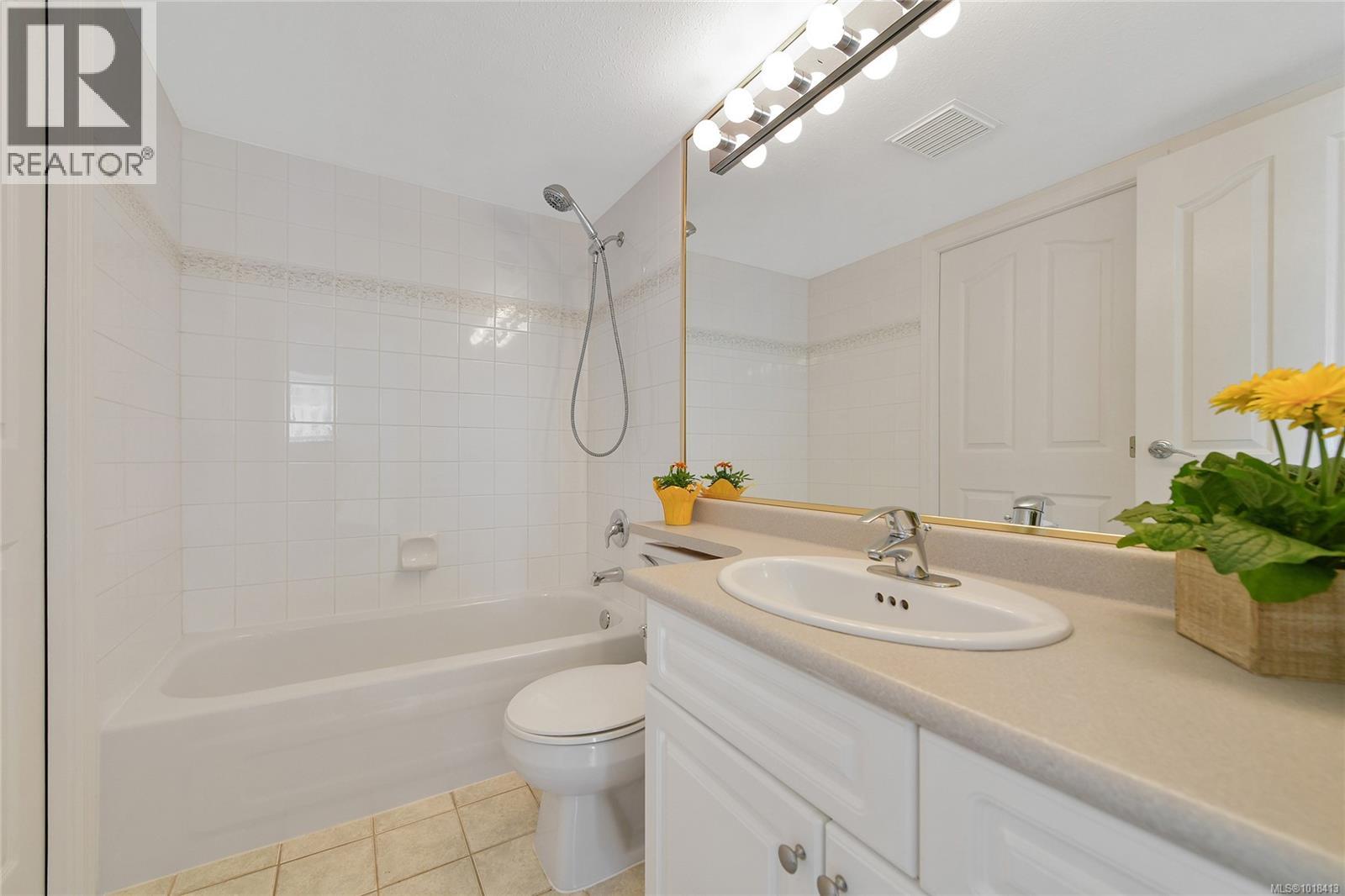 1208 930 Yates St, Victoria, British Columbia  V8V 4Z3 - Photo 10 - 1018413