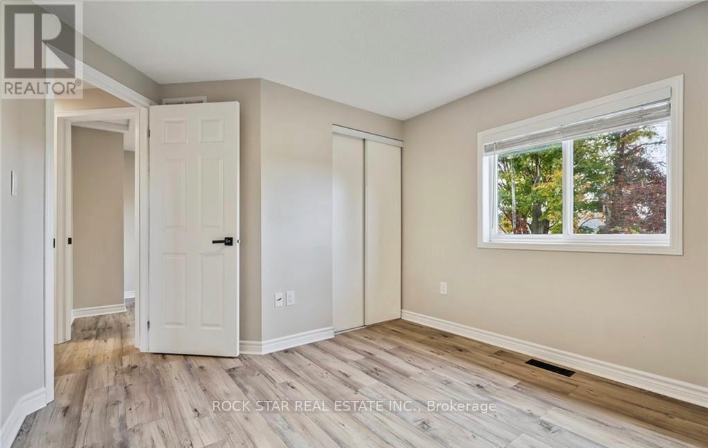 8 Ginger Drive, Barrie (Holly), Ontario  L4N 9Z2 - Photo 9 - S12485808