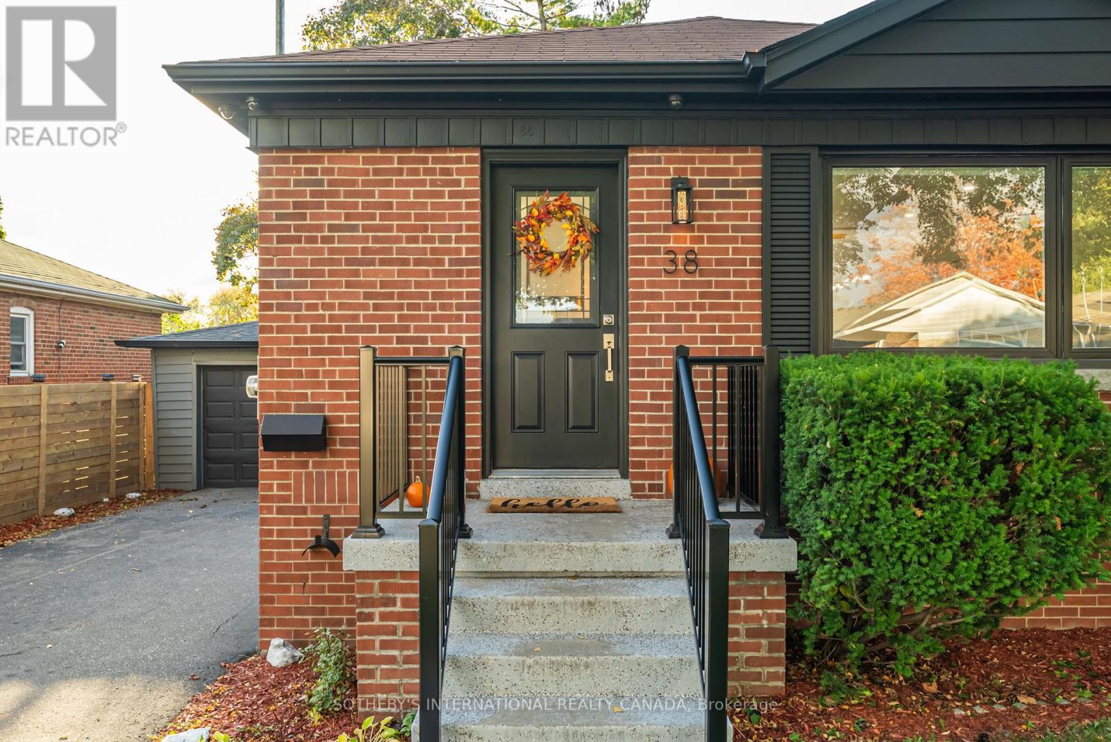 38 Vauxhall Drive, Toronto, Ontario  M1P 1P7 - Photo 4 - E12476369