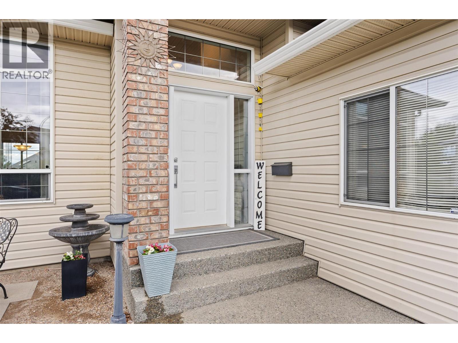 851 Bramble Place, Kamloops, British Columbia  V1S 1Y6 - Photo 3 - 10366831