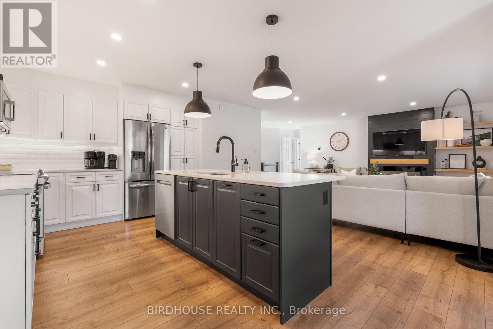 50 Birch Crescent, Kawartha Lakes, Ontario  K0M 1A0 - Photo 9 - X12485923