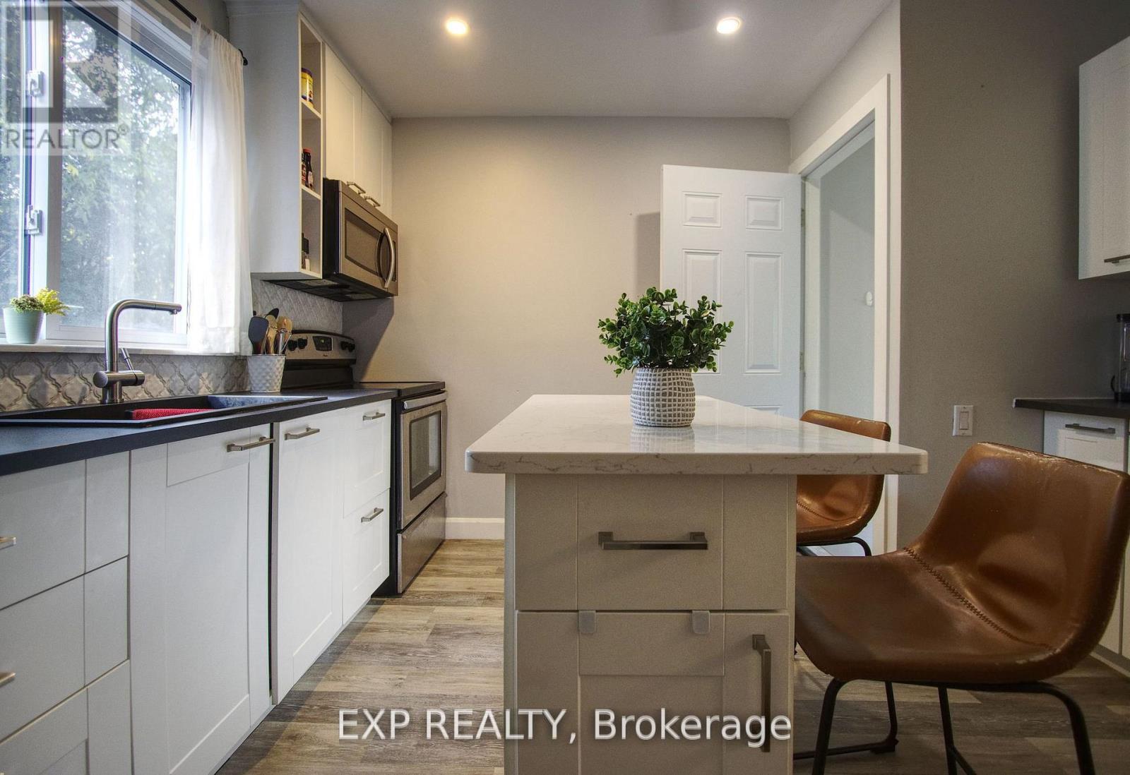 349 Euclid Avenue, Peterborough, Ontario  K9H 1M7 - Photo 5 - X12485969