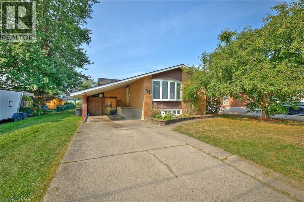 132 Fairview Avenue E, Dunnville, Ontario  N1A 1B1 - Photo 1 - 40759362