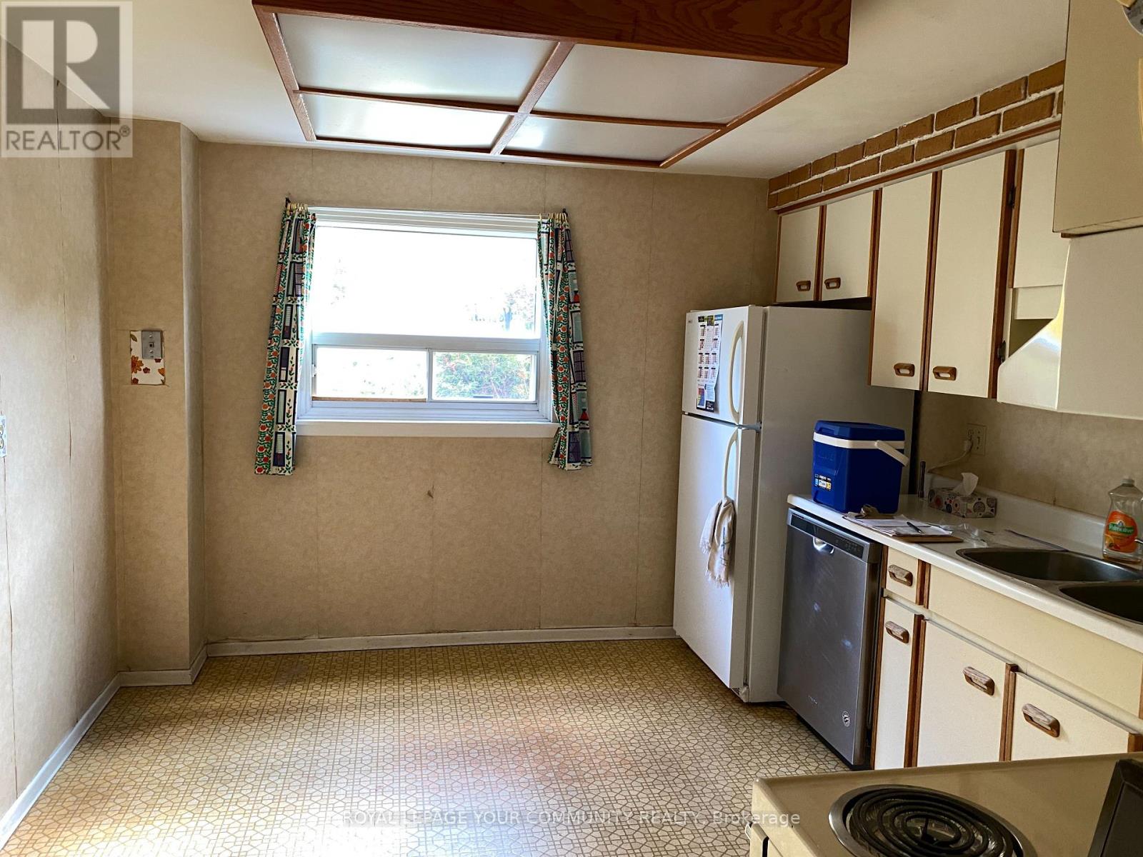 108 Orchard Heights Boulevard, Aurora, Ontario  L4G 2Z9 - Photo 2 - N12449026