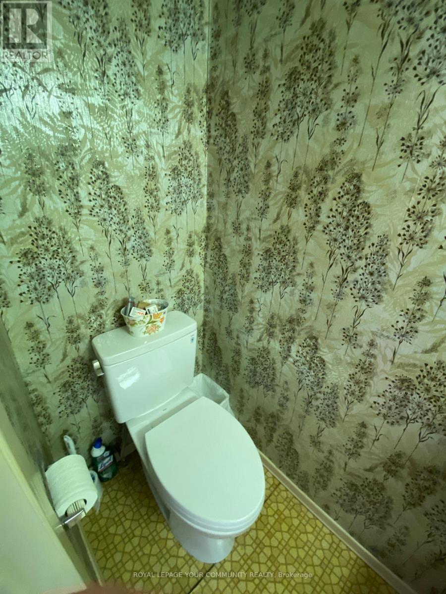 108 Orchard Heights Boulevard, Aurora, Ontario  L4G 2Z9 - Photo 5 - N12449026