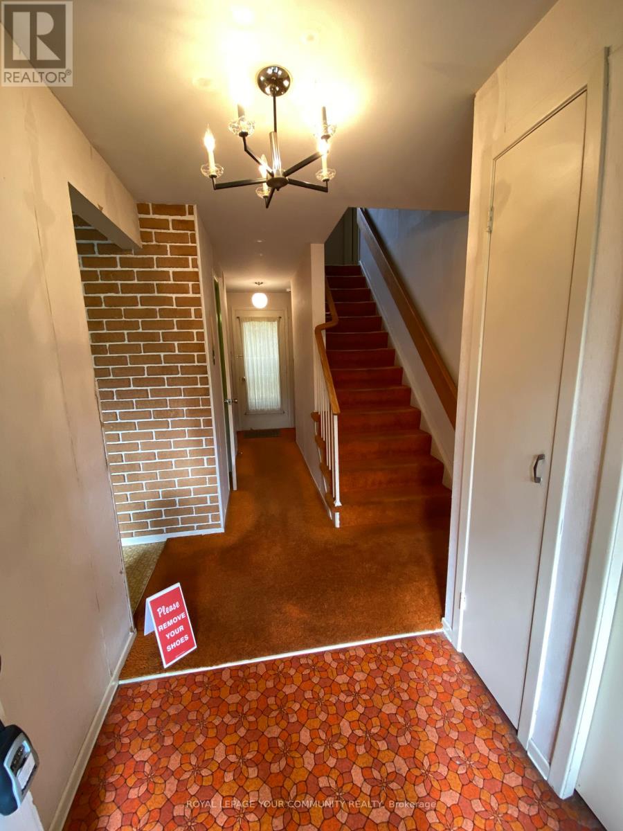 108 Orchard Heights Boulevard, Aurora, Ontario  L4G 2Z9 - Photo 6 - N12449026