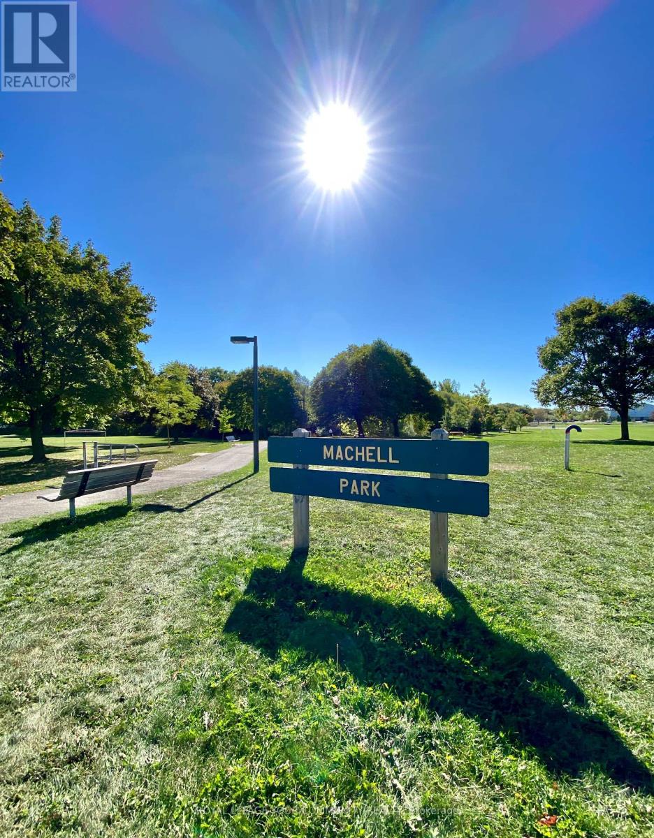 108 Orchard Heights Boulevard, Aurora, Ontario  L4G 2Z9 - Photo 27 - N12449026