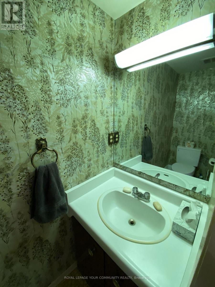 108 Orchard Heights Boulevard, Aurora, Ontario  L4G 2Z9 - Photo 4 - N12449026