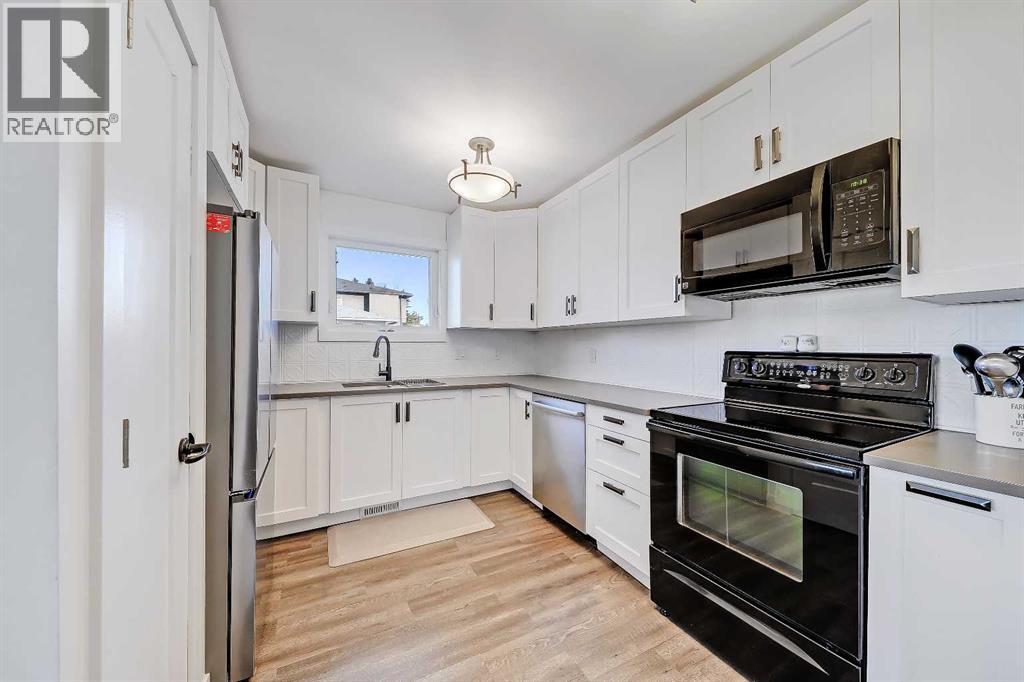 2402 36 Street Sw, Calgary, Alberta  T3E 2Z5 - Photo 4 - A2264990