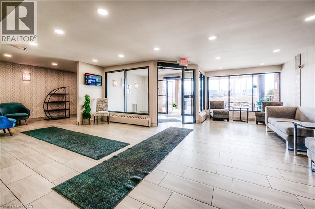 1100 Courtland Avenue E Unit# 211, Kitchener, Ontario  N2C 2H9 - Photo 2 - 40771161