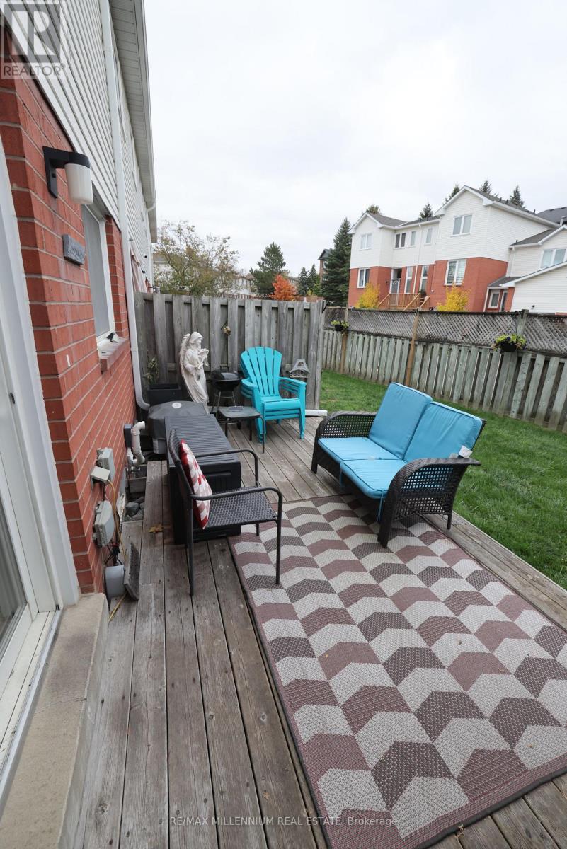 4 Stewart Maclaren Road, Halton Hills, Ontario  L7G 5L8 - Photo 15 - W12485321