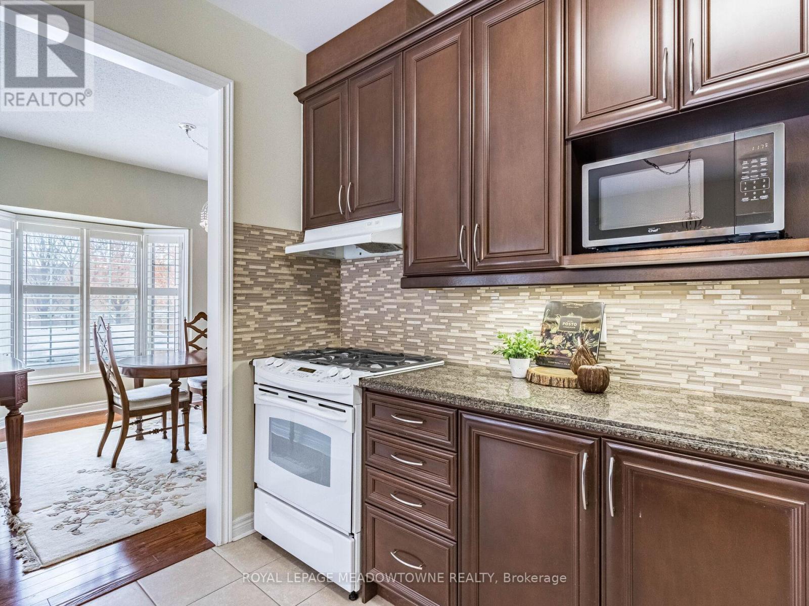 34 - 54 Locust Drive, Brampton, Ontario  L6R 0W2 - Photo 16 - W12365718