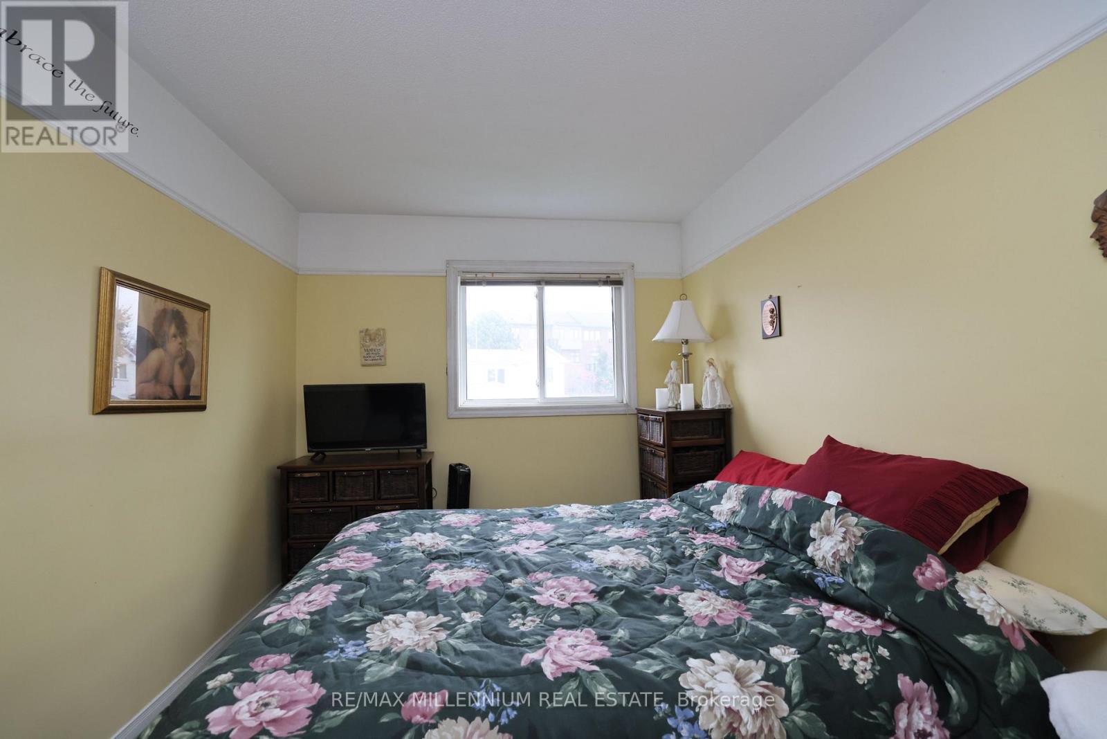 4 Stewart Maclaren Road, Halton Hills, Ontario  L7G 5L8 - Photo 12 - W12485321