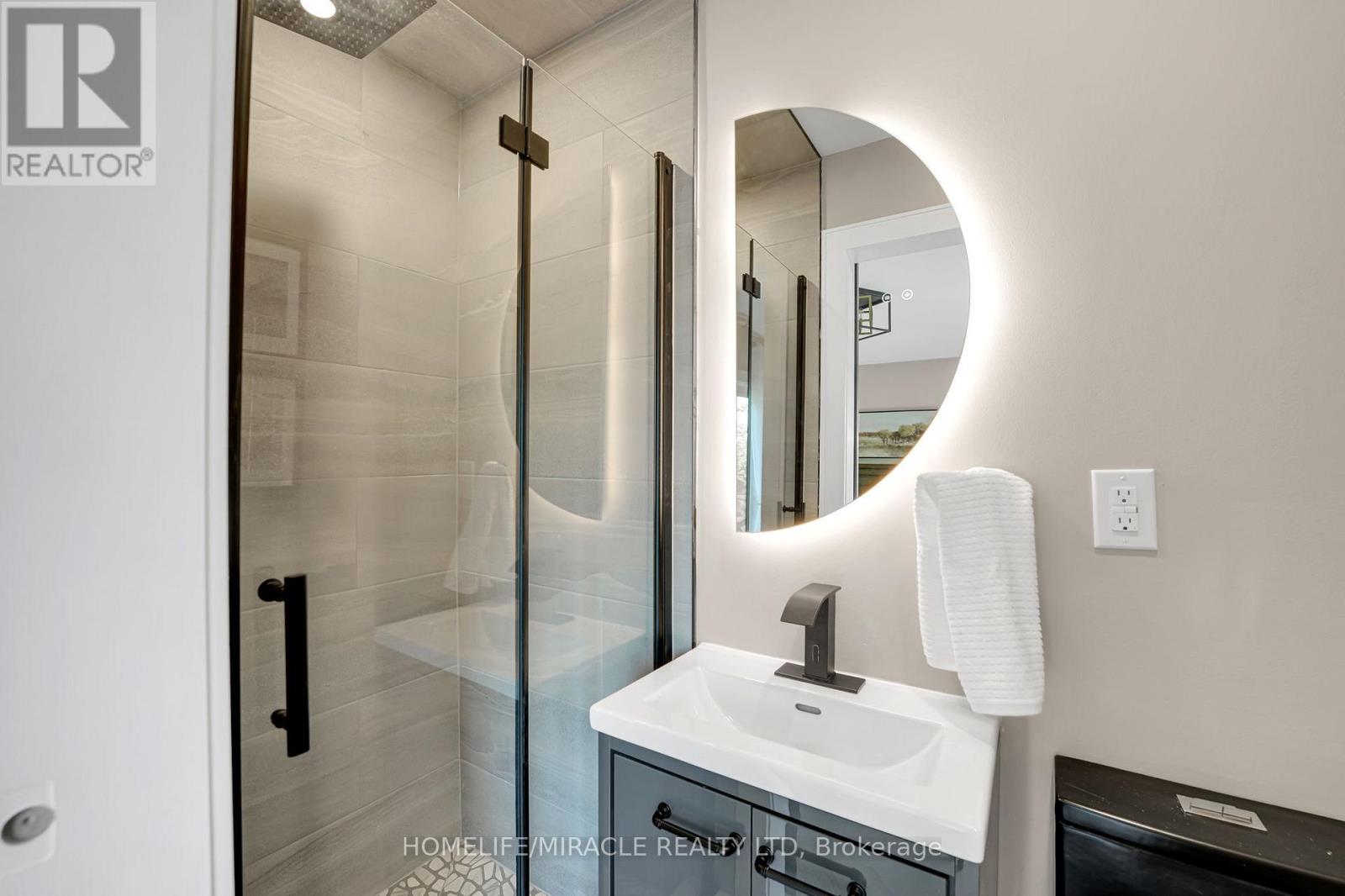 125 Elmcrest Road, Toronto, Ontario  M9C 3R5 - Photo 18 - W12482793