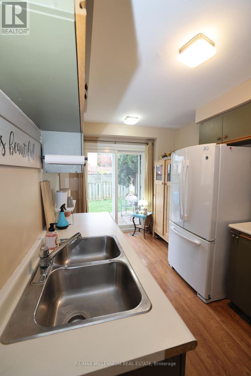 4 Stewart Maclaren Road, Halton Hills, Ontario  L7G 5L8 - Photo 10 - W12485321