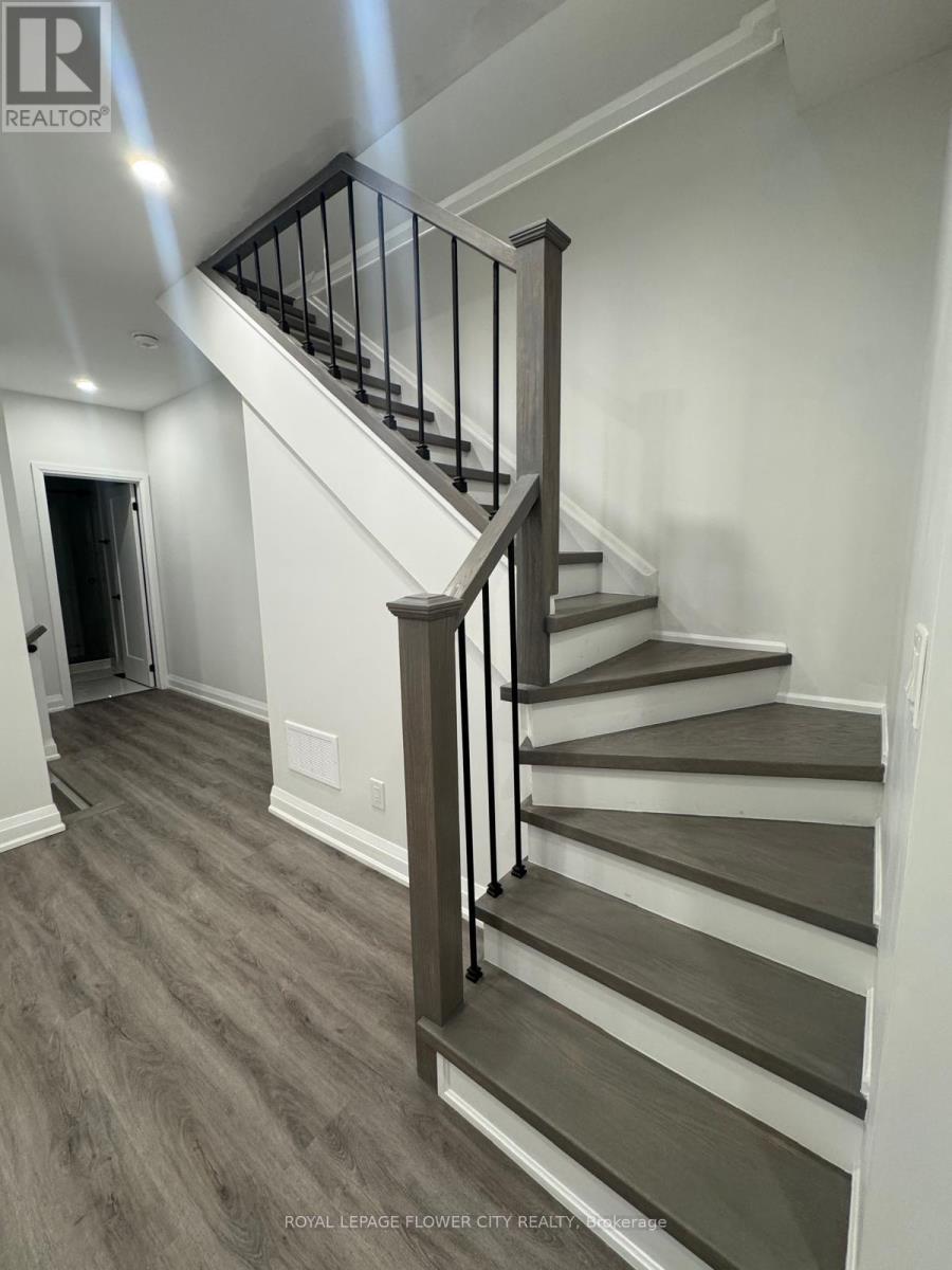 #upper - 414 Perth Avenue, Toronto, Ontario  M6P 3Y6 - Photo 11 - W12485790