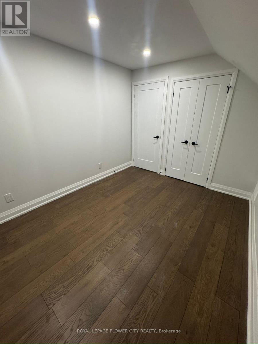 #upper - 414 Perth Avenue, Toronto, Ontario  M6P 3Y6 - Photo 13 - W12485790