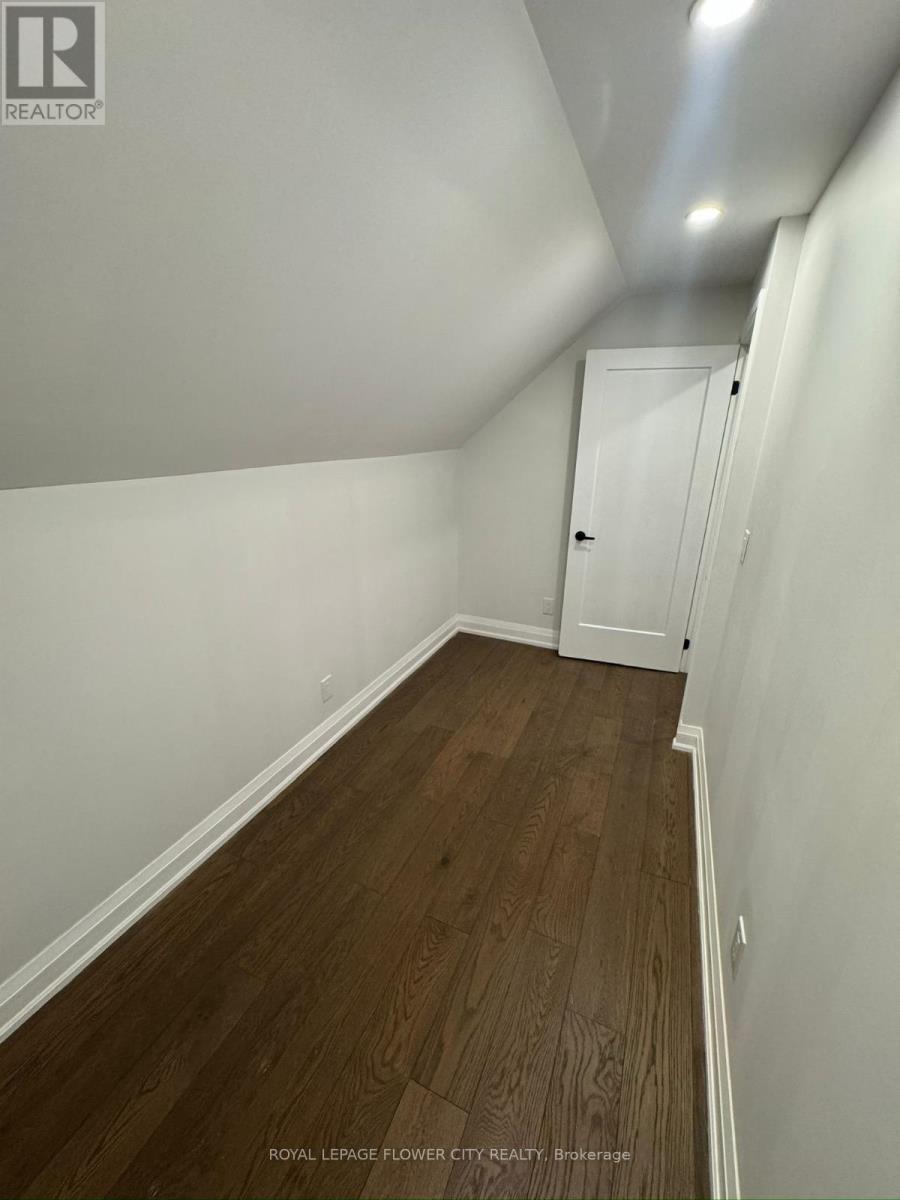 #upper - 414 Perth Avenue, Toronto, Ontario  M6P 3Y6 - Photo 14 - W12485790