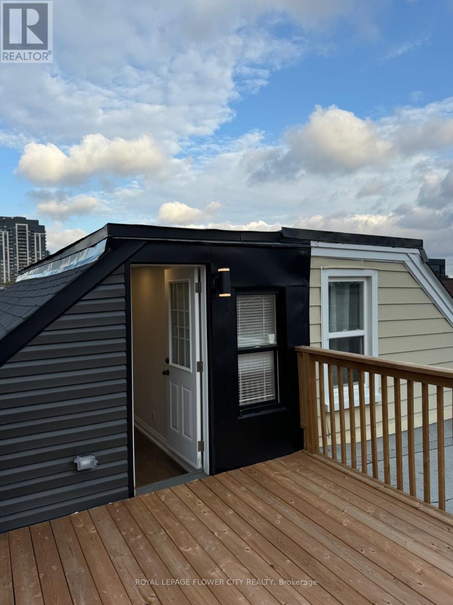 #upper - 414 Perth Avenue, Toronto, Ontario  M6P 3Y6 - Photo 19 - W12485790