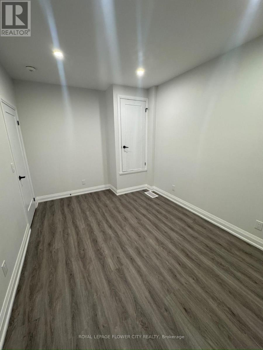 #upper - 414 Perth Avenue, Toronto, Ontario  M6P 3Y6 - Photo 8 - W12485790