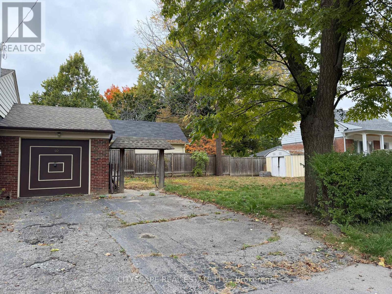 40 Ovida Avenue, Toronto, Ontario  M9B 1E1 - Photo 15 - W12485796