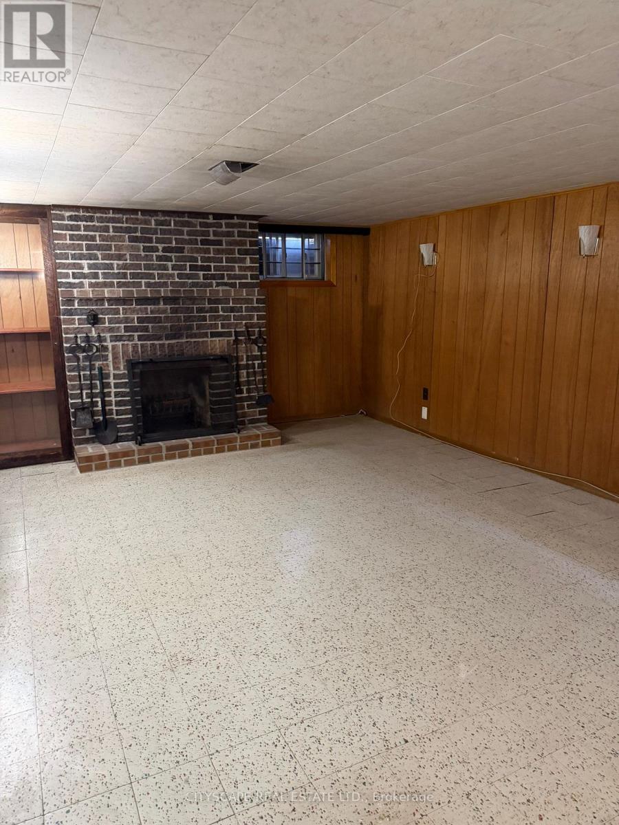 40 Ovida Avenue, Toronto, Ontario  M9B 1E1 - Photo 17 - W12485796