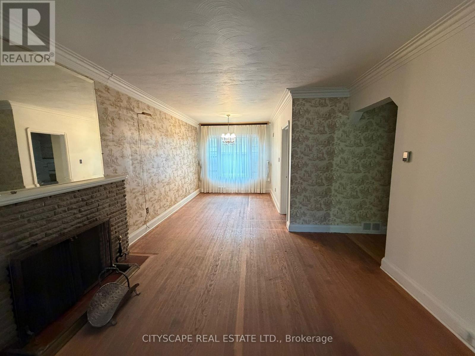 40 Ovida Avenue, Toronto, Ontario  M9B 1E1 - Photo 5 - W12485796