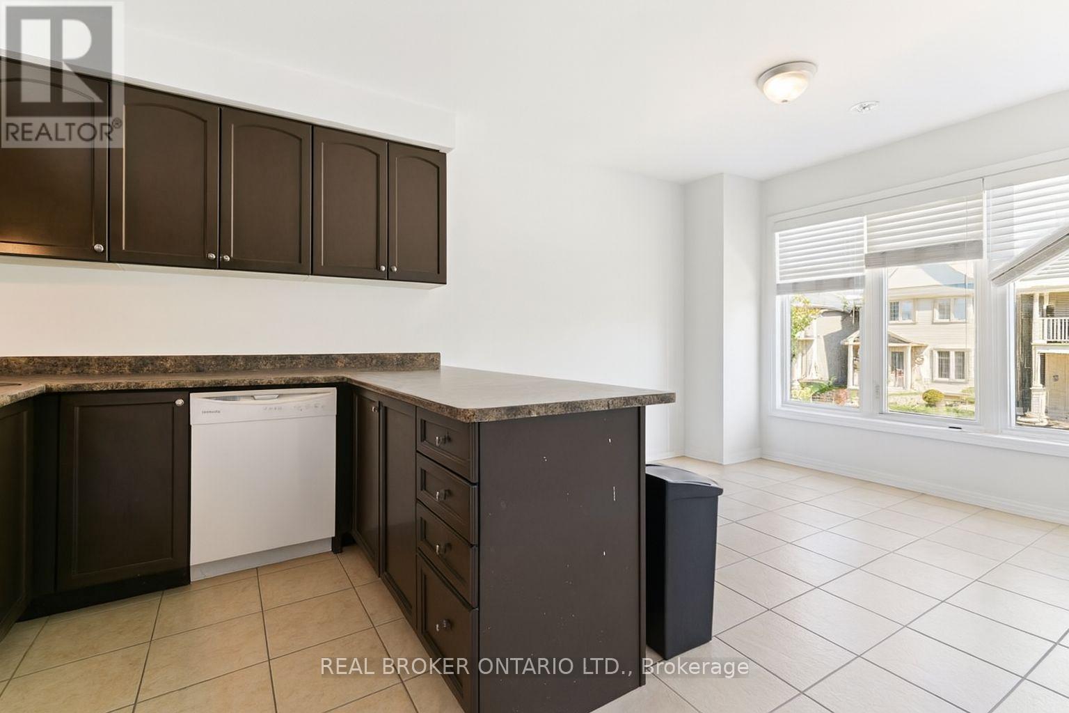 46 Lathbury Street, Brampton, Ontario  L7A 0R5 - Photo 5 - W12485805