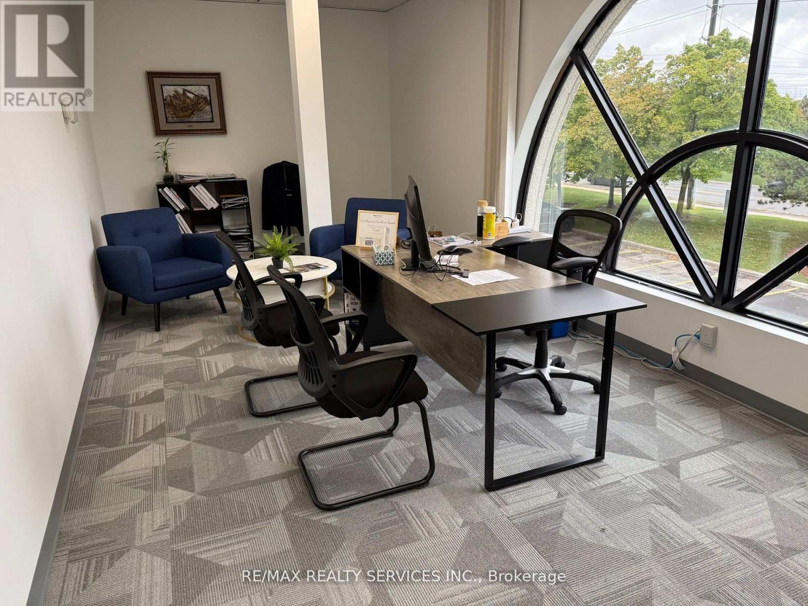 219 - 6705 Tomken Rd Road, Mississauga, Ontario  L5T 2J6 - Photo 3 - W12485824