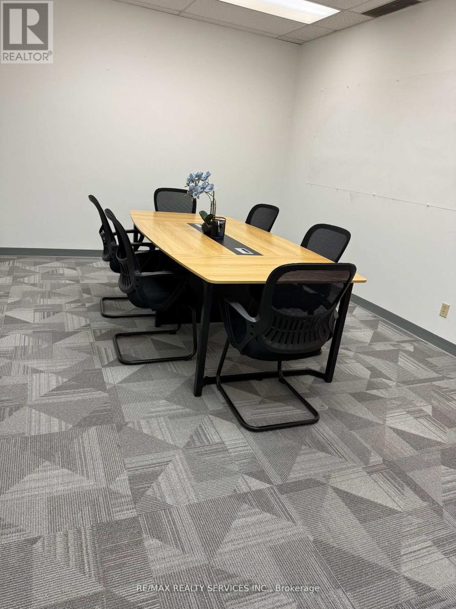 219 - 6705 Tomken Rd Road, Mississauga, Ontario  L5T 2J6 - Photo 5 - W12485824