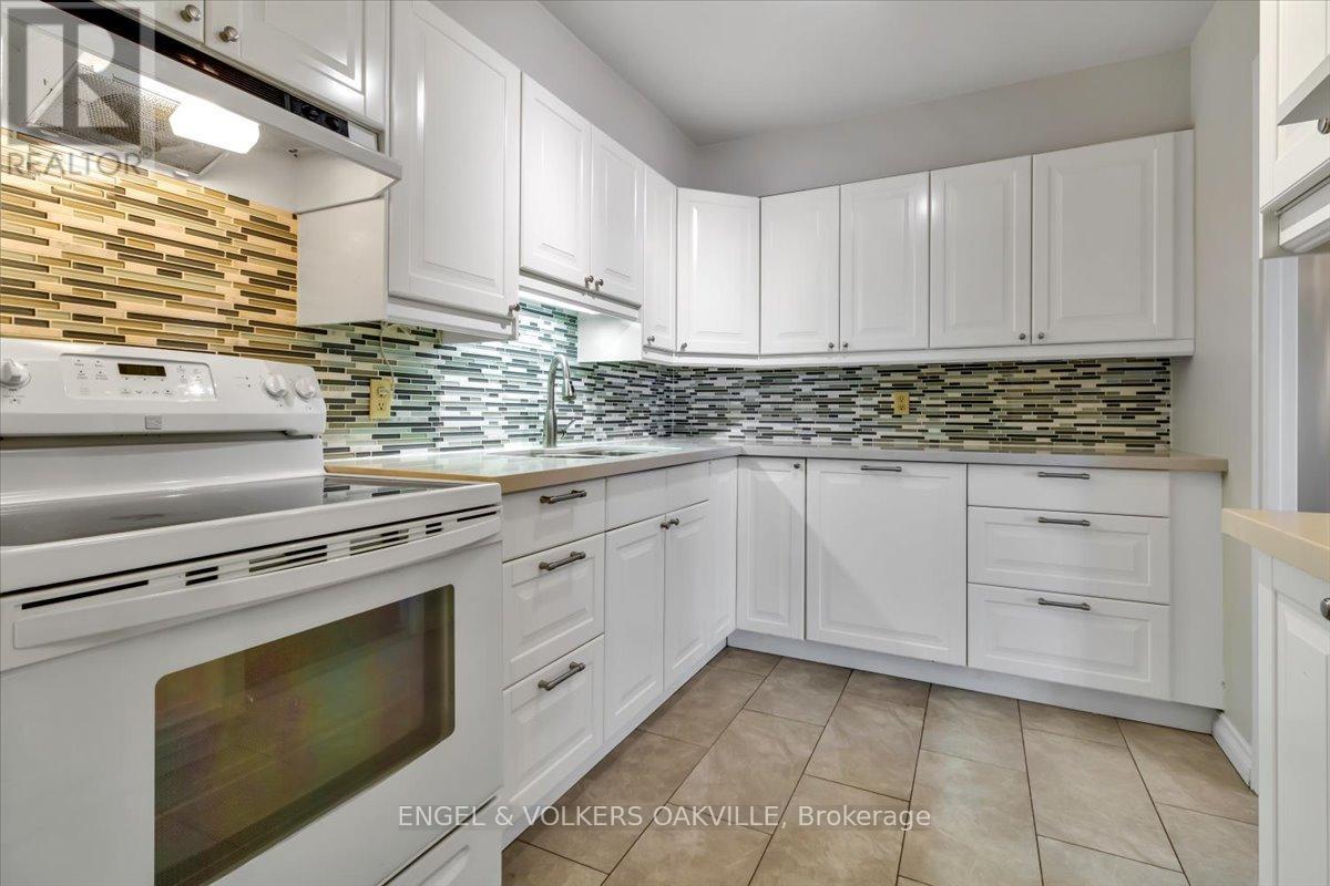 808 - 1580 Mississauga Valley Boulevard, Mississauga, Ontario  L5A 3T8 - Photo 11 - W12485825