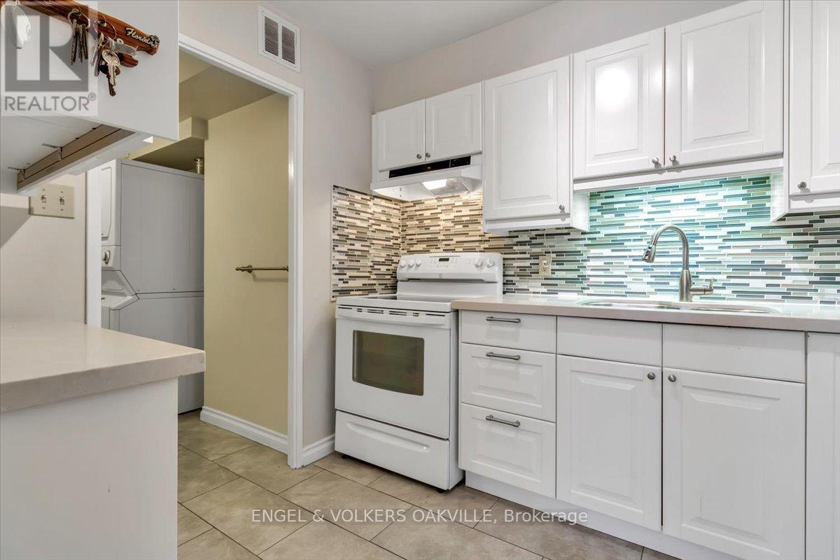 808 - 1580 Mississauga Valley Boulevard, Mississauga, Ontario  L5A 3T8 - Photo 12 - W12485825