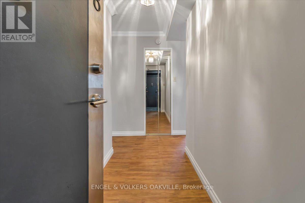 808 - 1580 Mississauga Valley Boulevard, Mississauga, Ontario  L5A 3T8 - Photo 5 - W12485825